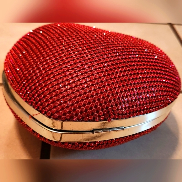 NWOT Red crystal Valentine's encrusted Heart ❤️ shaped clutch - Picture 6 of 8
